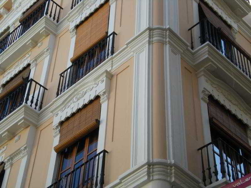 Living Valencia Apartments - Merced Dış mekan fotoğraf