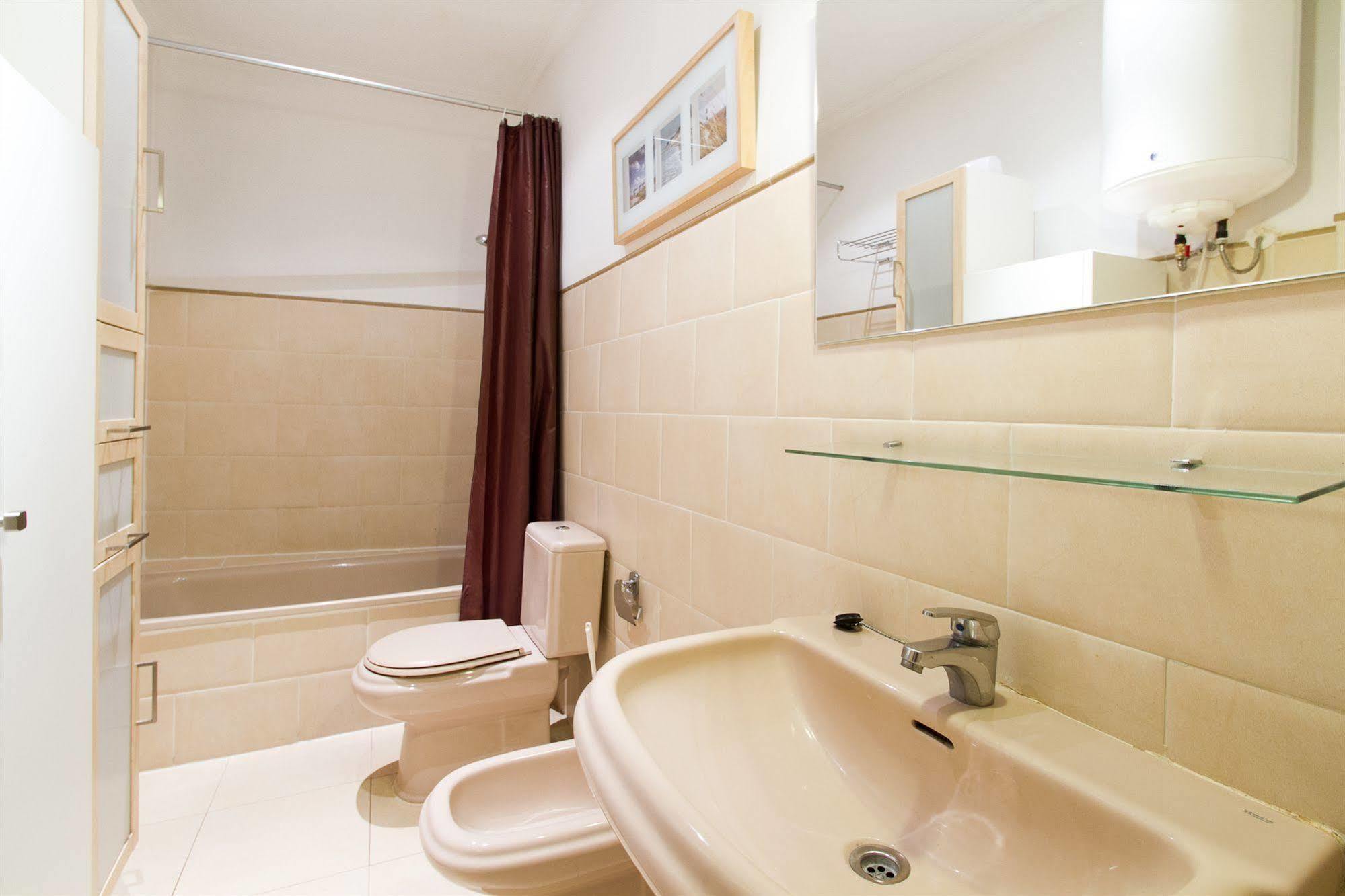 Living Valencia Apartments - Merced Dış mekan fotoğraf